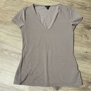 Express Body Contour V-Neck